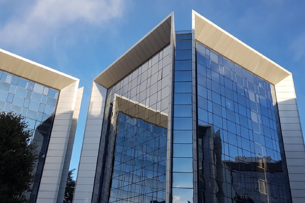 國(guó)內(nèi)的“智能建筑”與歐洲的有何異同？(圖1)裕乾電子